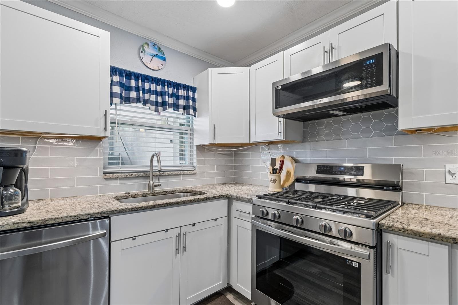 Condominium at 5501 80TH ST N #102, ST PETERSBURG, photo 9 of 76