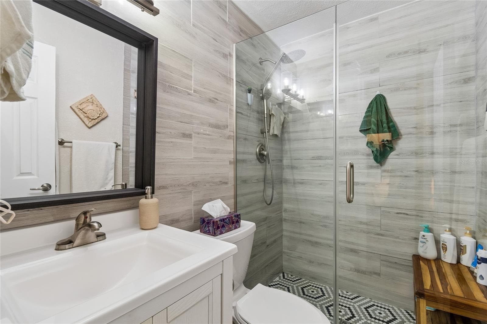 Master Bath. - 5501 80TH ST N #102, ST PETERSBURG