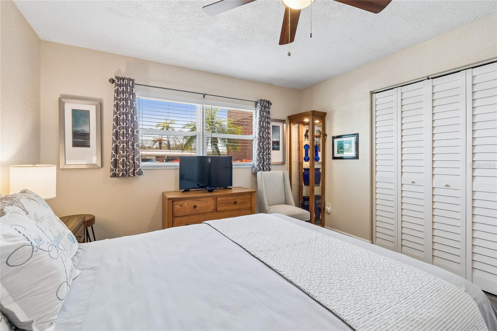 Guest Bedroom. - 5501 80TH ST N #102, ST PETERSBURG