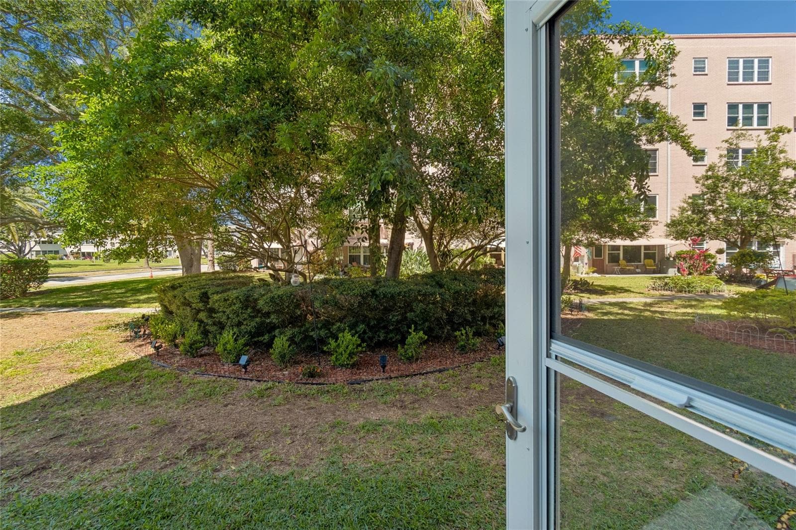 Condominium at 5501 80TH ST N #102, ST PETERSBURG, photo 36 of 76