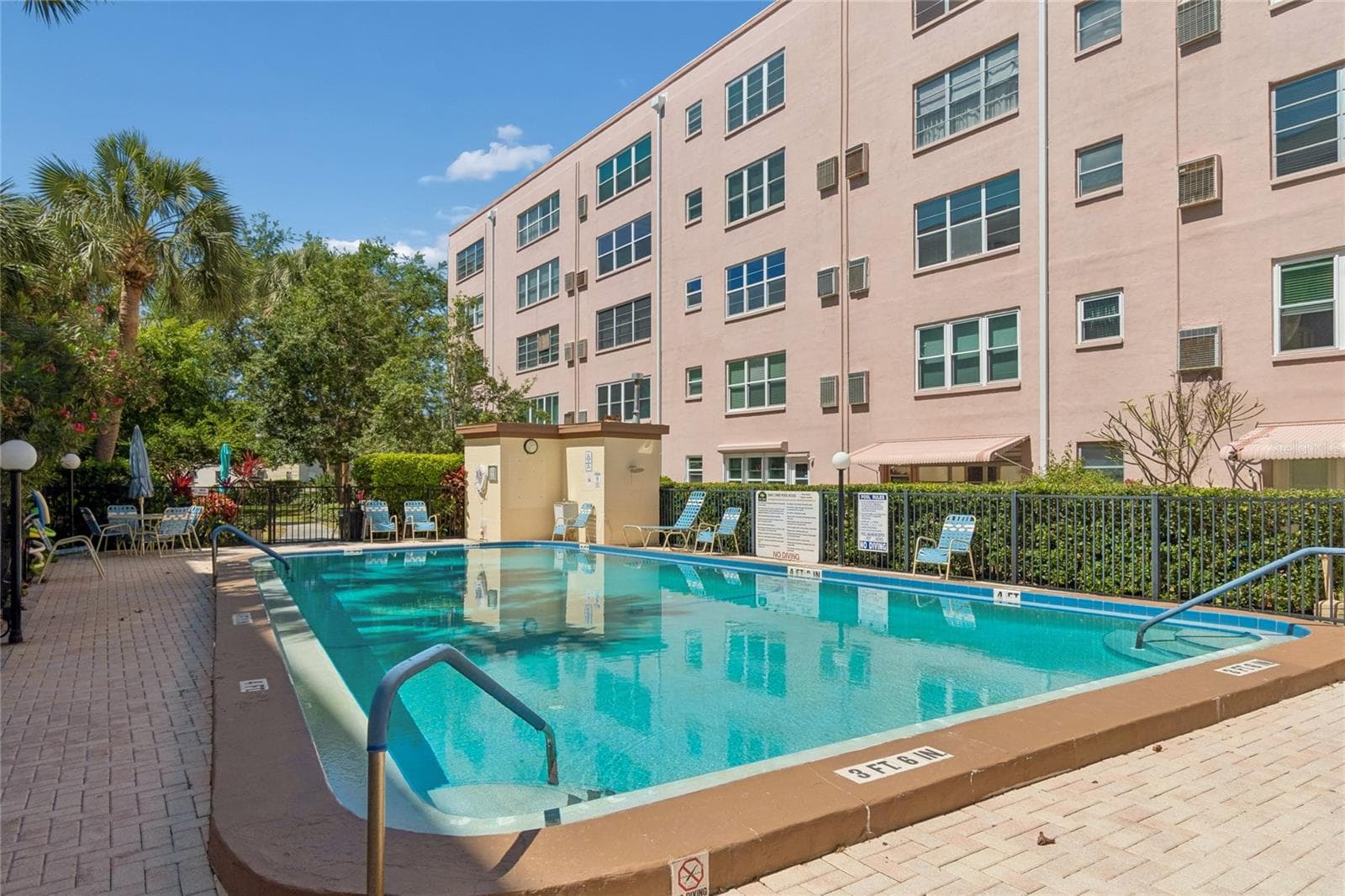 Condominium at 5501 80TH ST N #102, ST PETERSBURG, photo 43 of 76