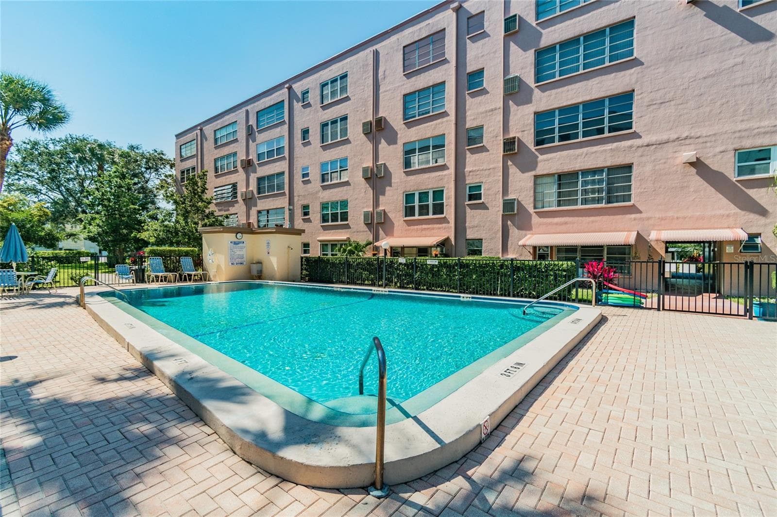 Condominium at 5501 80TH ST N #102, ST PETERSBURG, photo 54 of 76