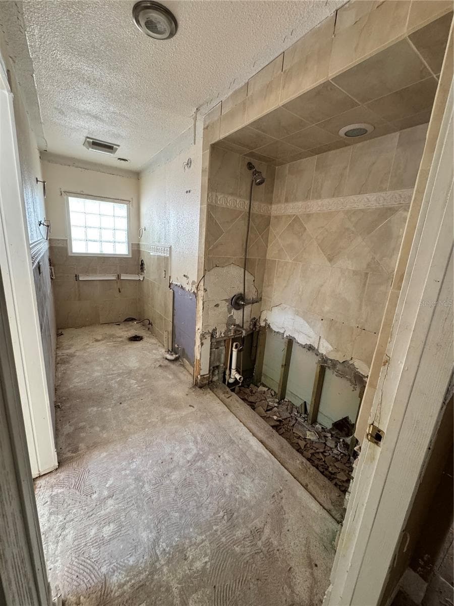 Single Family Residence at 651 69TH AVE S, ST PETERSBURG, photo 8 of 15