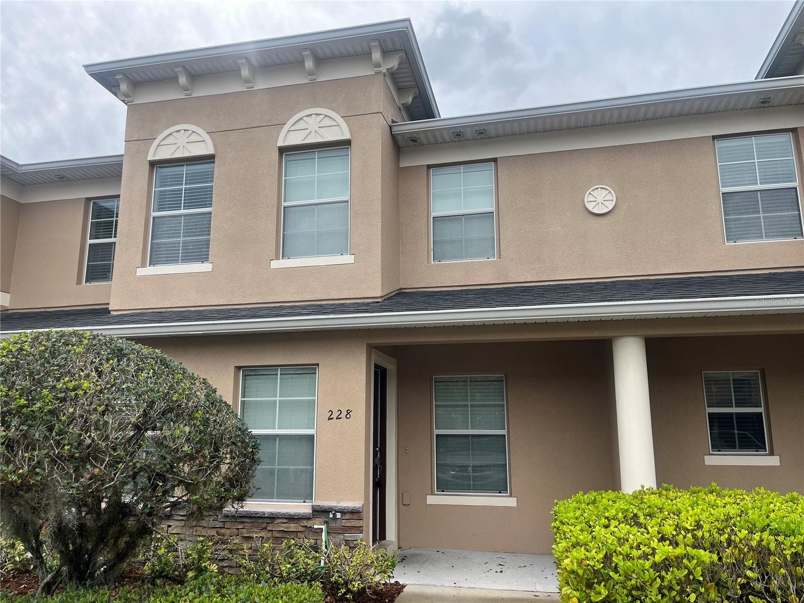 Townhouse at 228 CARINA CIR, SANFORD, photo 2 of 17