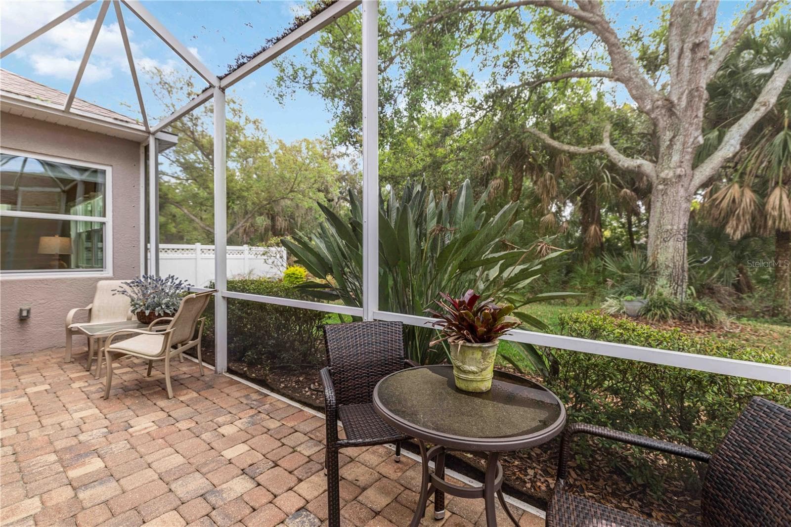 Private Southern rear exposure with oversized paver brick lanai - 8150 INDIGO RIDGE TER, UNIVERSITY PARK