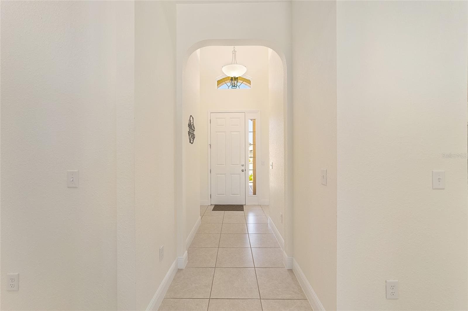 Front Hallway - 10948 SE 167TH PL, SUMMERFIELD