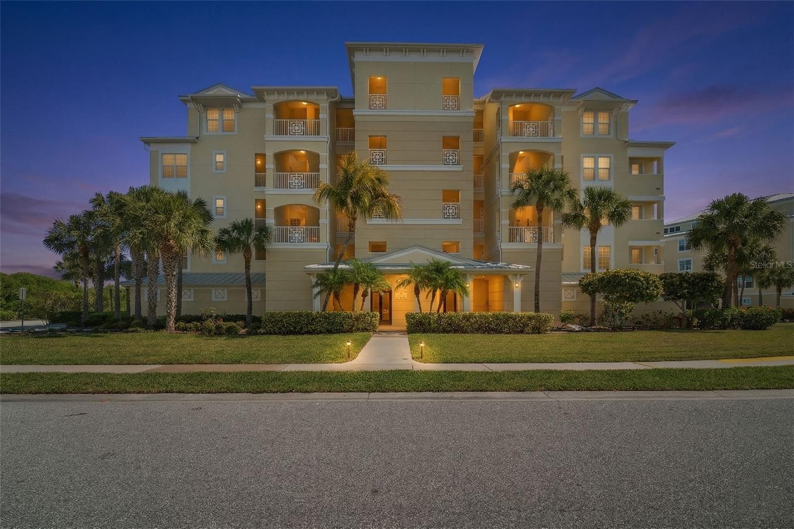 Condominium at 8561 AMBERJACK CIR #302, ENGLEWOOD, photo 5 of 51