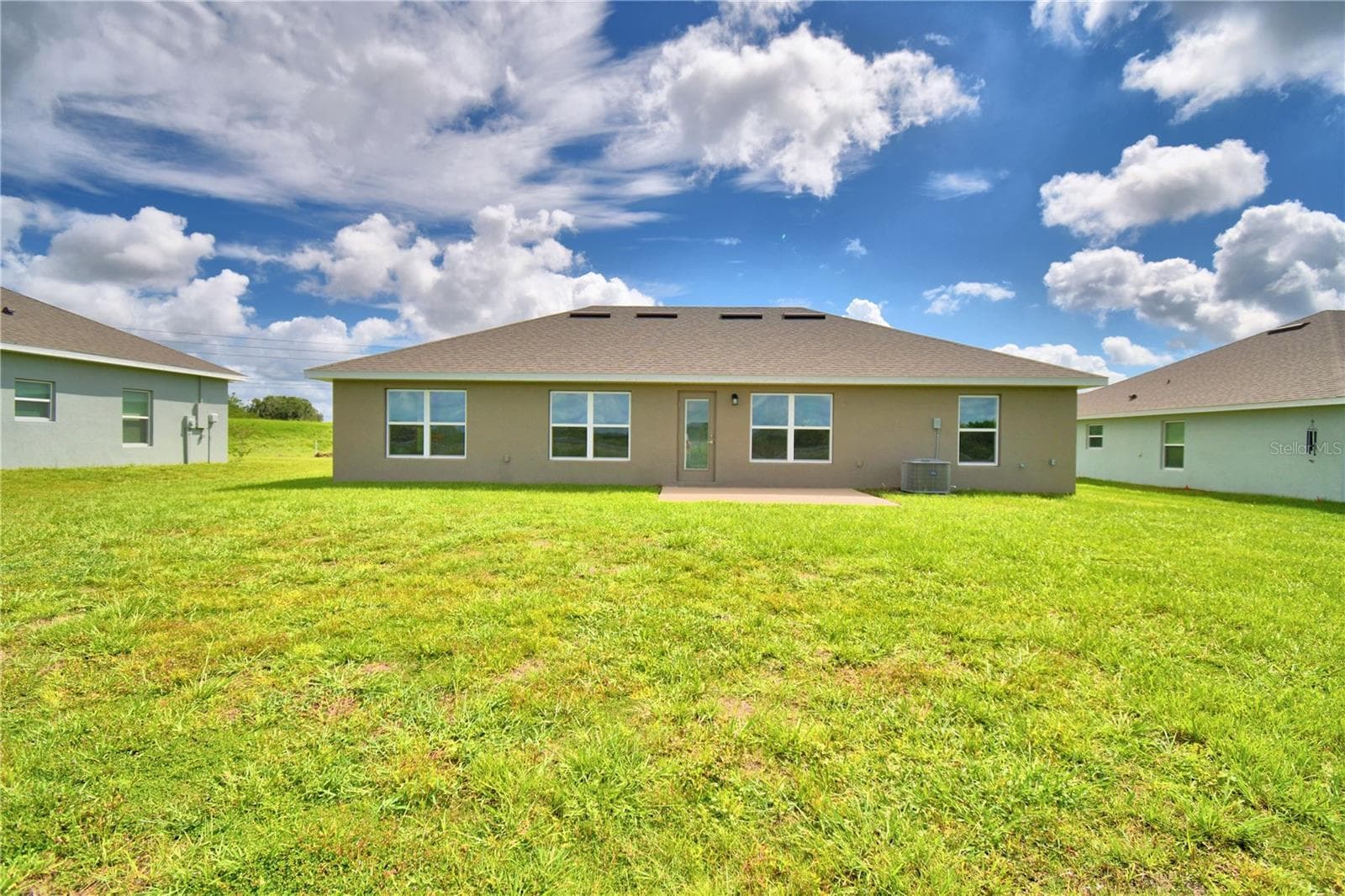 All photos are of a finished model. Colors and finishes may vary. - 4607 CALAMINT LN, AUBURNDALE