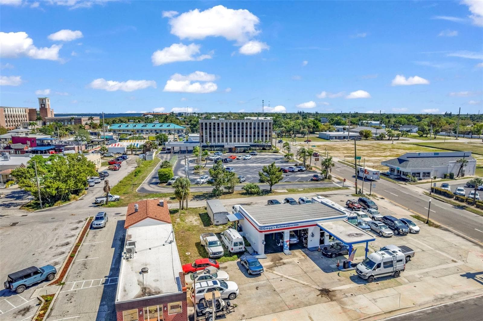 236 TAMIAMI TRL