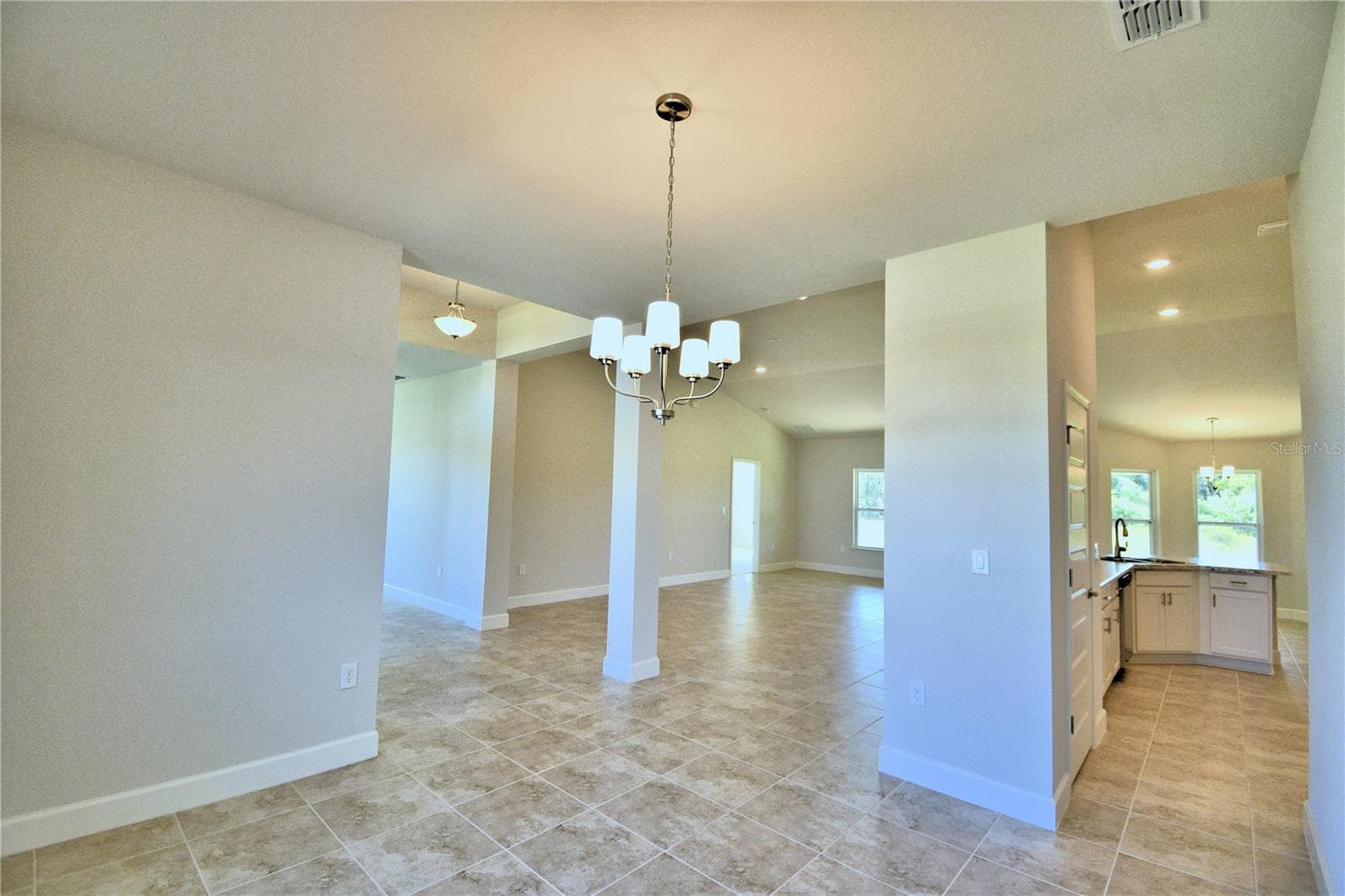 Single Family Residence at 4615 CALAMINT LN, AUBURNDALE, photo 7 of 51