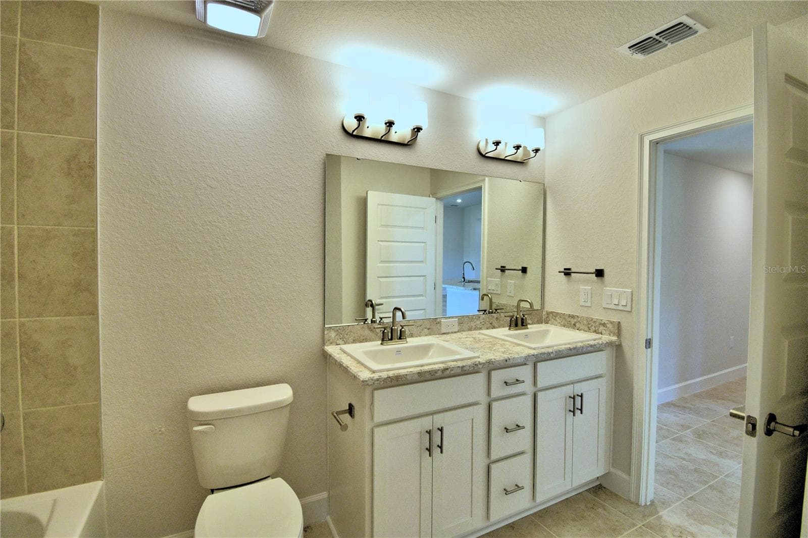 Single Family Residence at 4615 CALAMINT LN, AUBURNDALE, photo 37 of 51