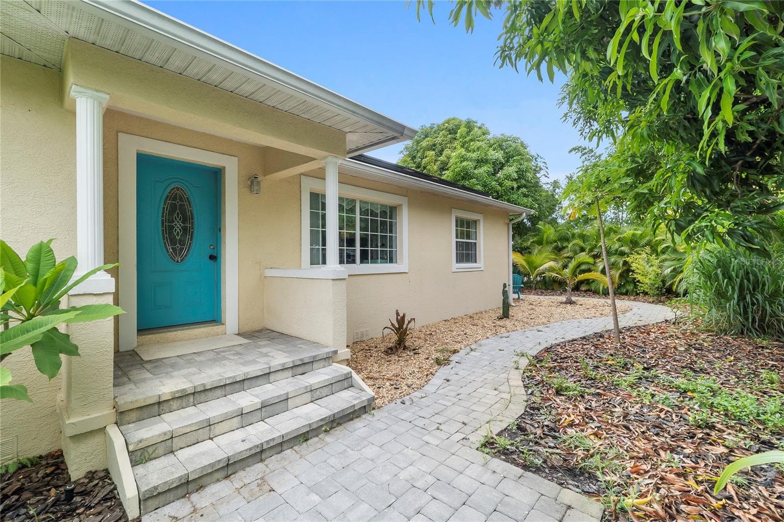 Single Family Residence at 1701 38TH AVENUE, ST PETERSBURG, photo 2 of 41