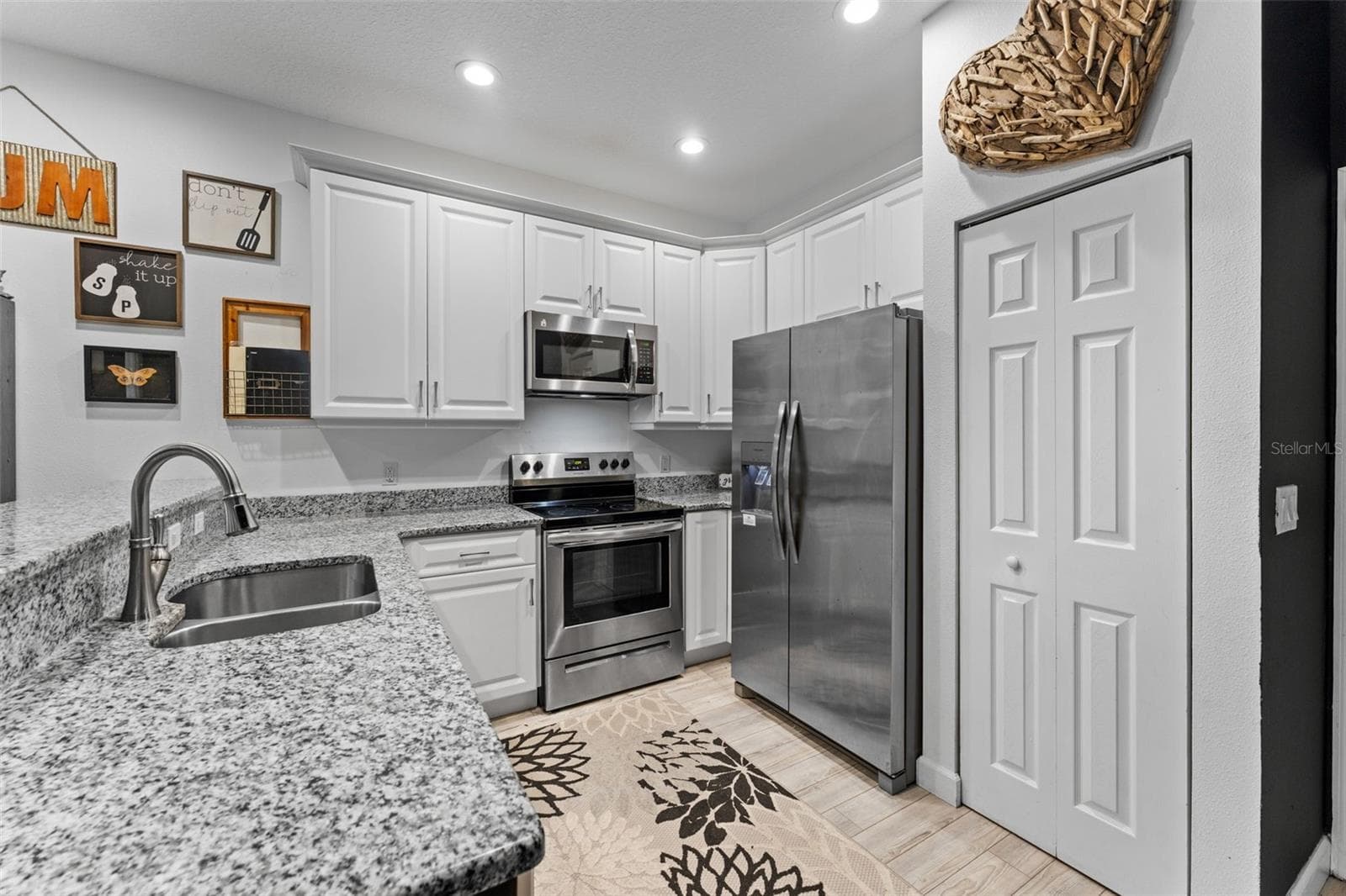 Single Family Residence at 637 HOLMES AVE, DAYTONA BEACH, photo 13 of 29