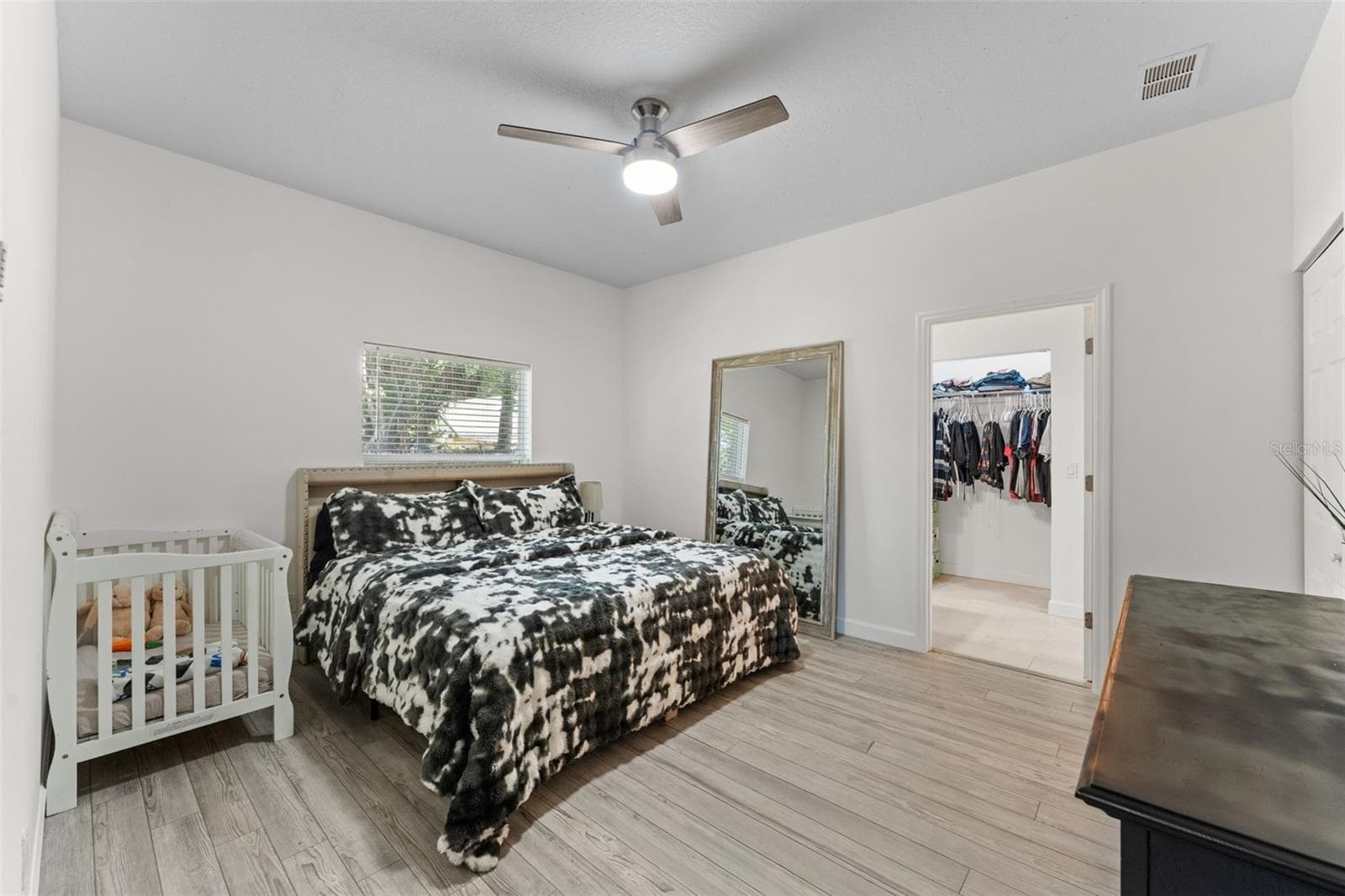 Single Family Residence at 637 HOLMES AVE, DAYTONA BEACH, photo 15 of 29