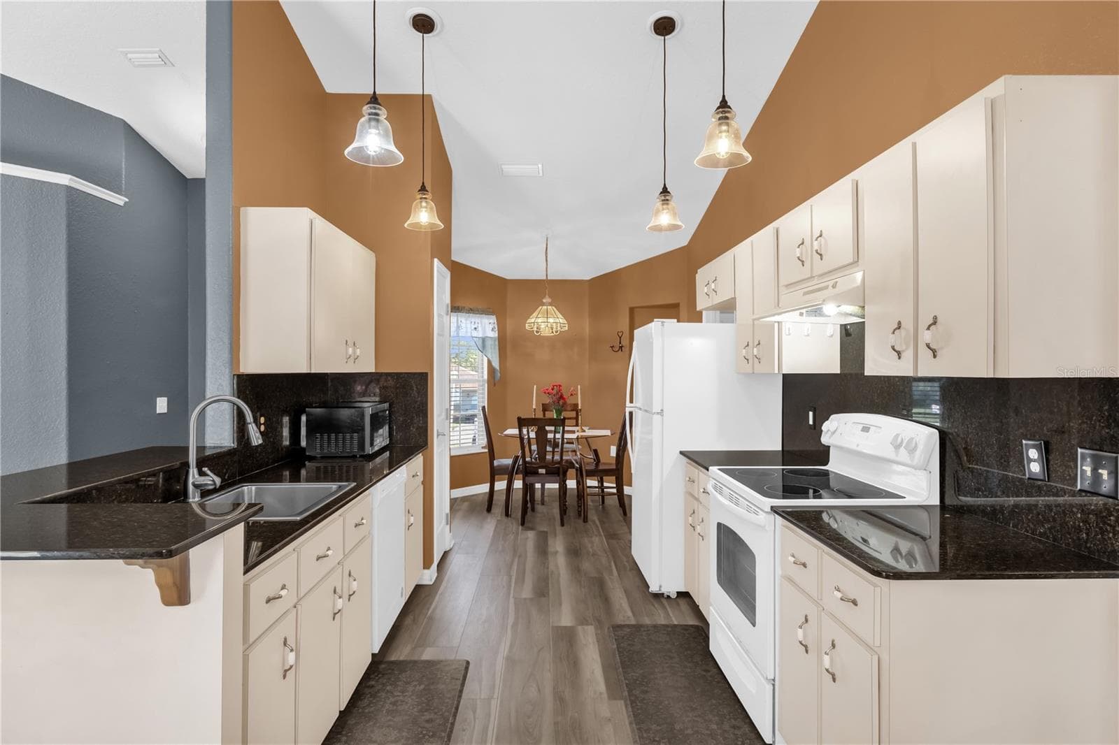 Kitchen - 8506 SW 136TH LOOP, OCALA