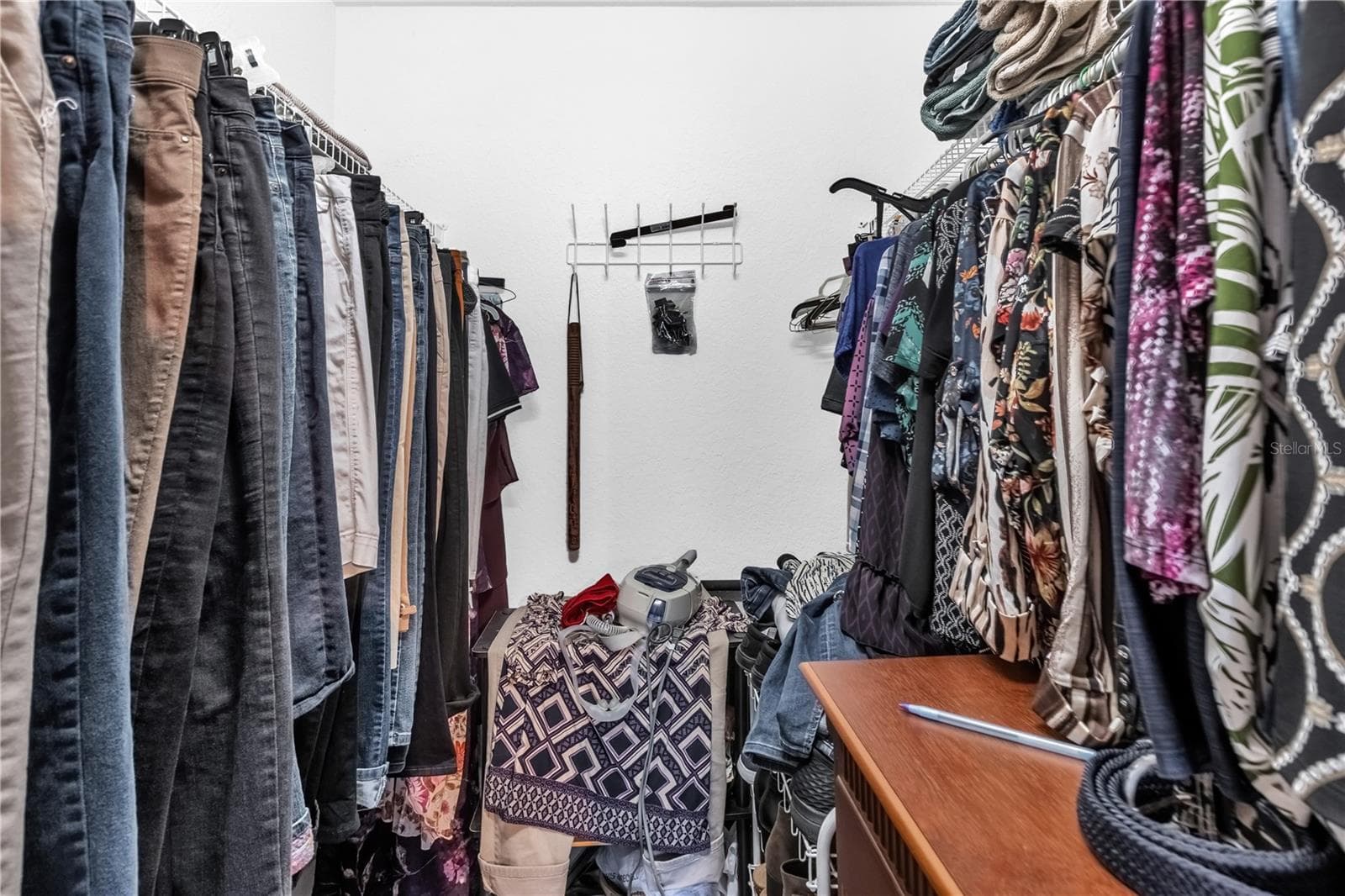 Walk in Closet Primaru suite - 8506 SW 136TH LOOP, OCALA