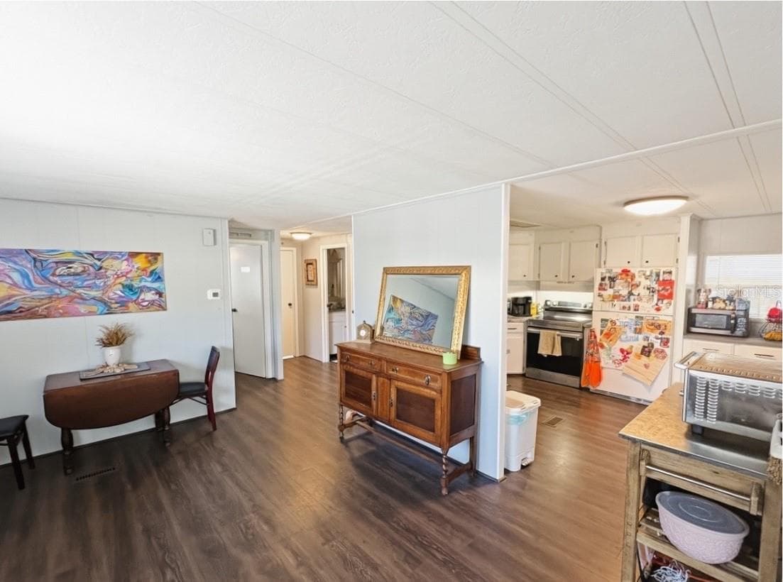 Manufactured Home at 108 N TIMBER TRL, WILDWOOD, photo 12 of 24