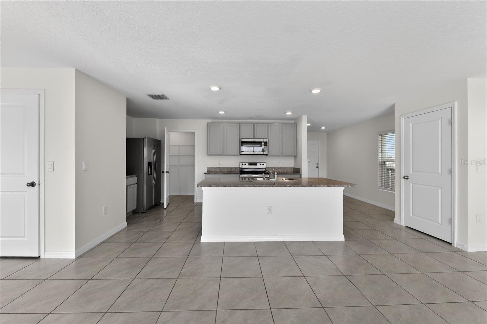 Single Family Residence at 439 SUNLIT CORAL ST, RUSKIN, photo 5 of 19