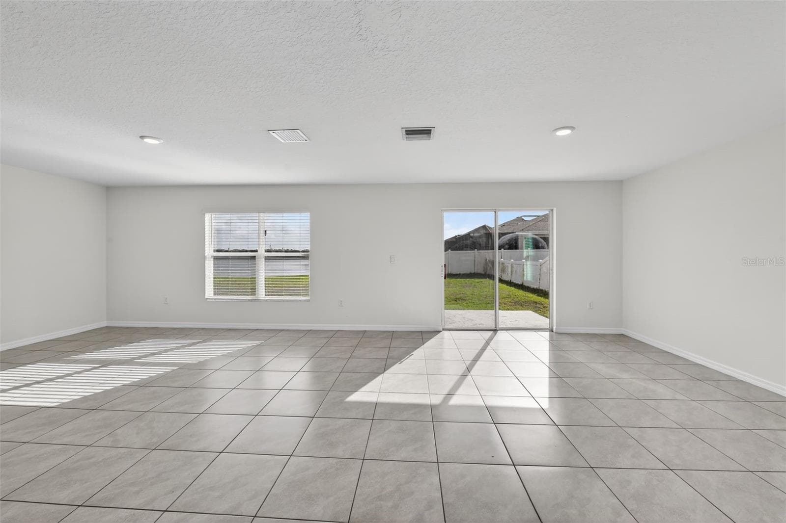 Single Family Residence at 439 SUNLIT CORAL ST, RUSKIN, photo 8 of 19