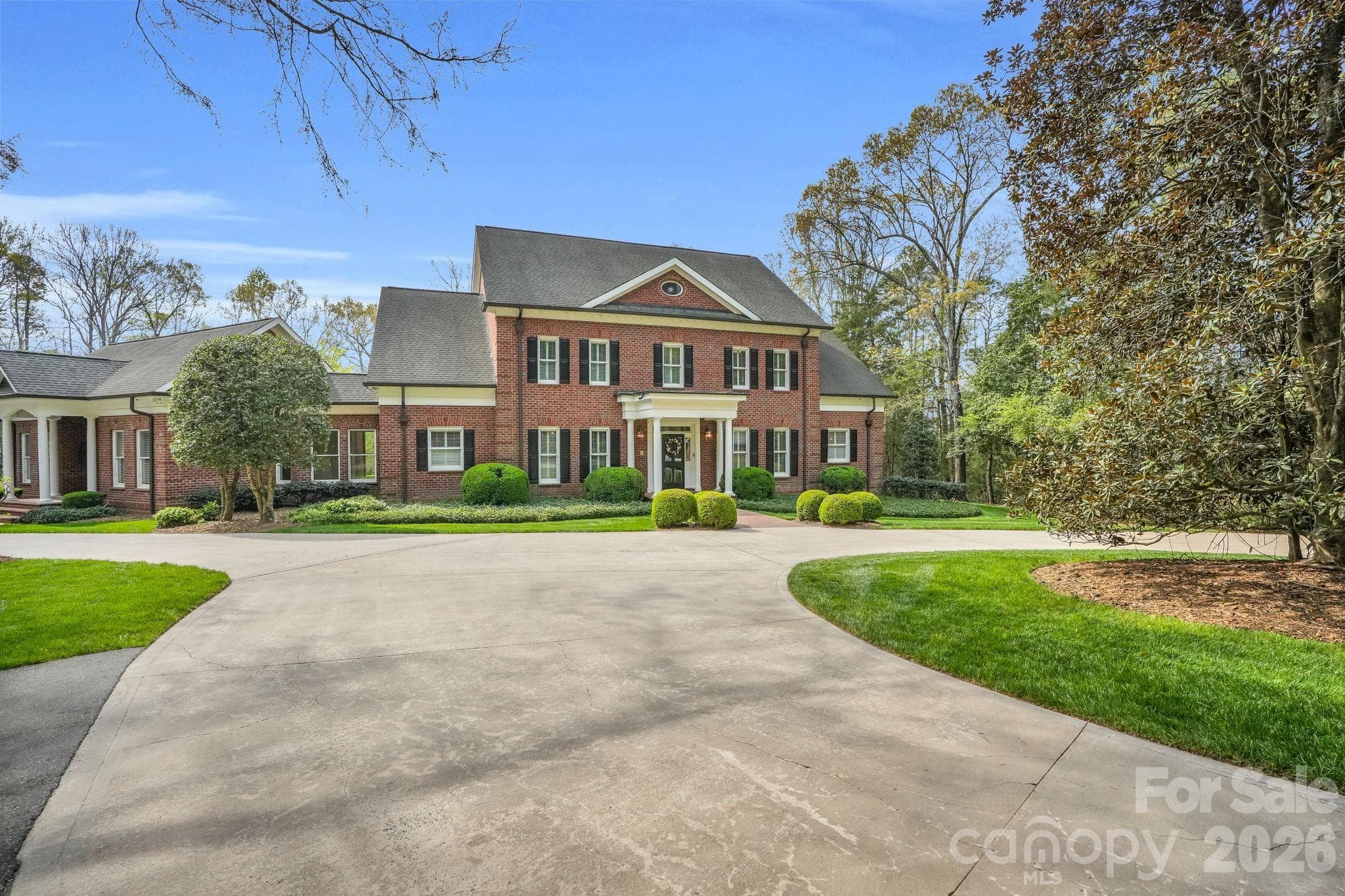 Circular Driveway - 312 Old Hickory Court, Fort Mill
