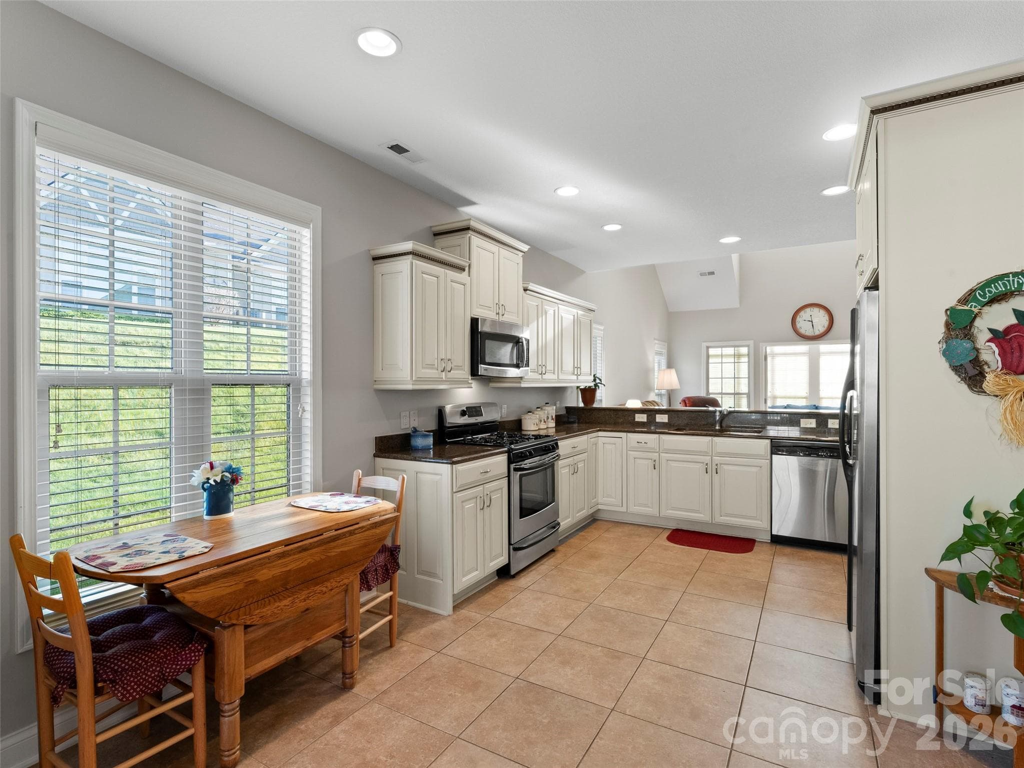 Breakfast nook - Fletcher
