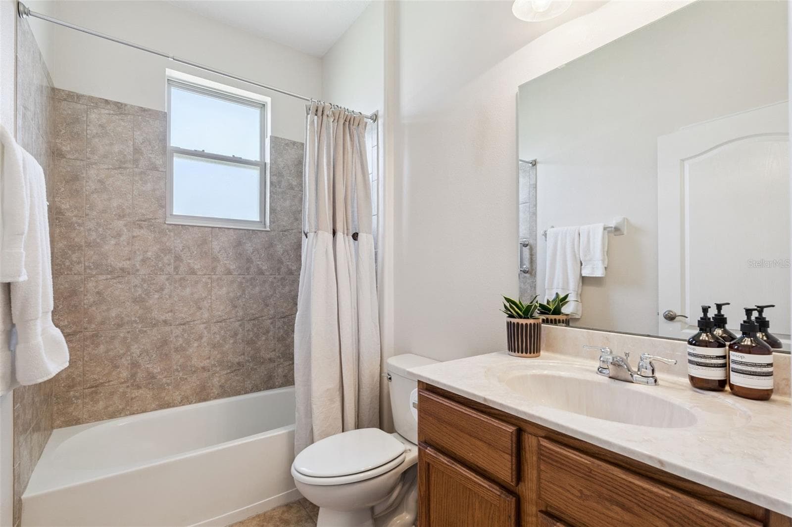 Single Family Residence at 26645 MANASSAS DR, LEESBURG, photo 25 of 68