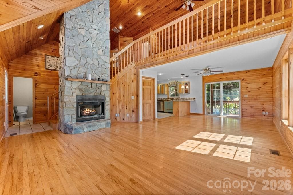 Single Family Residence at Sylva, photo 13 of 44