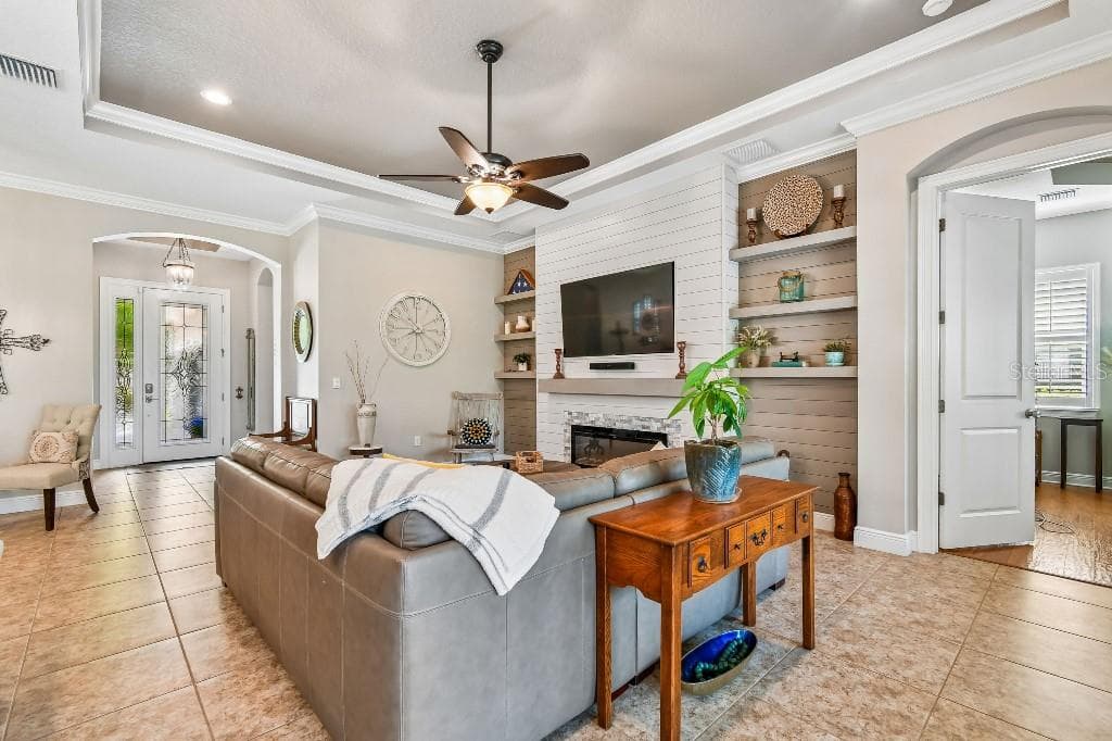Single Family Residence at 112 SUFFOLK CT, DELAND, photo 10 of 47