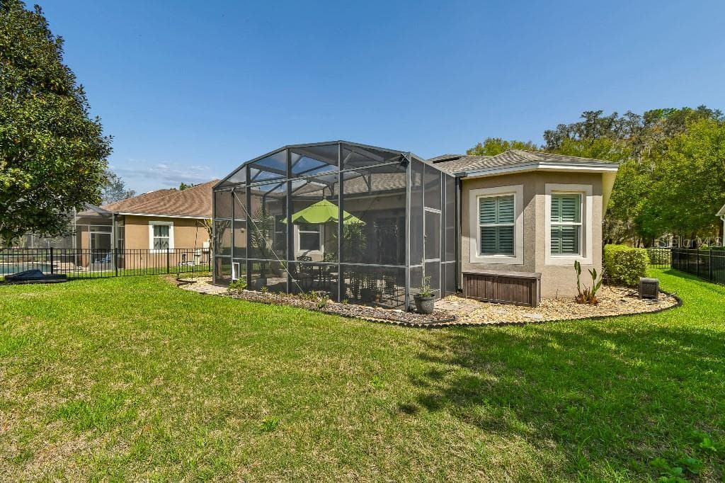 Single Family Residence at 112 SUFFOLK CT, DELAND, photo 42 of 47