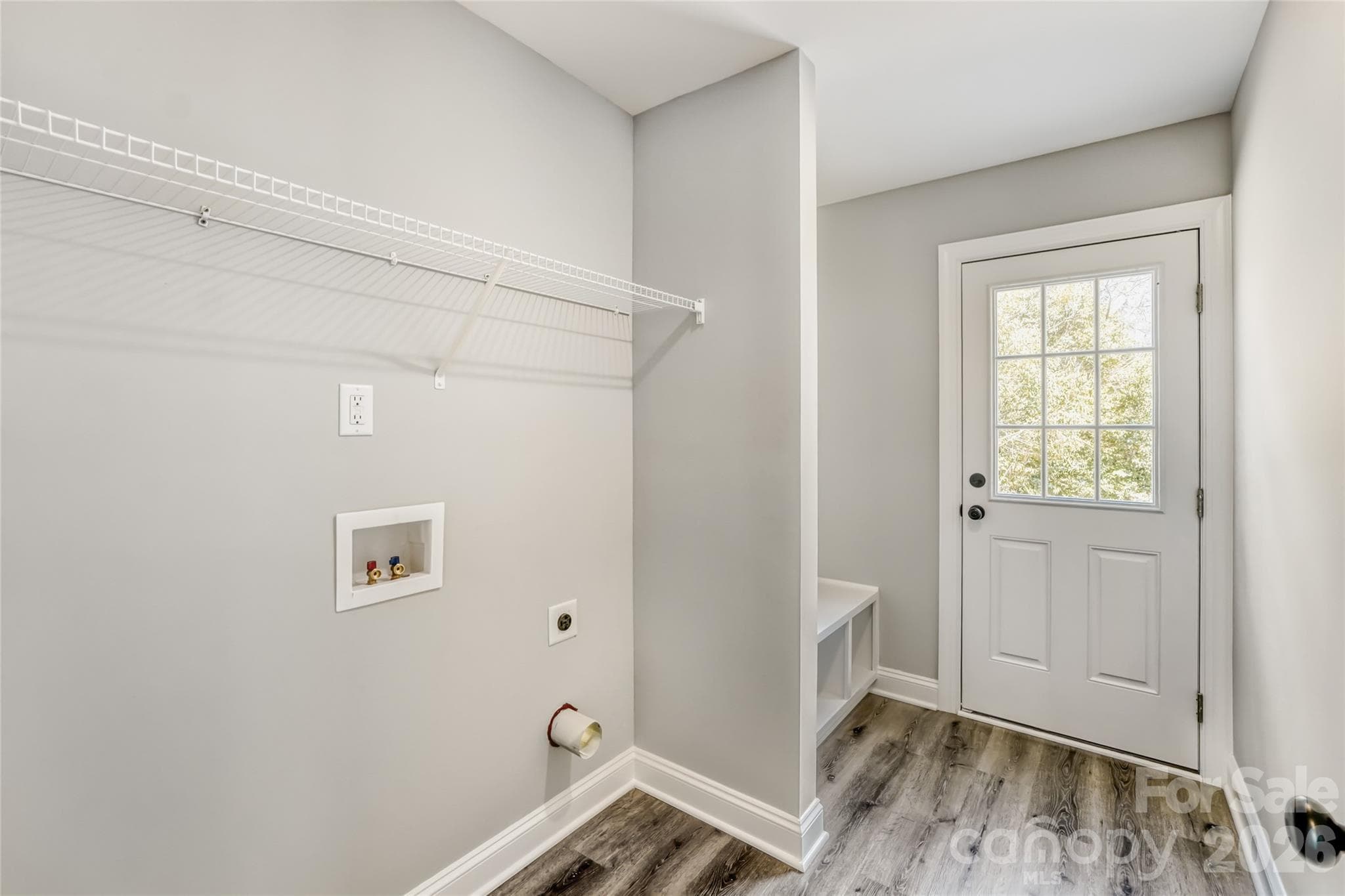 Spacious laundry room and mud room area - Kannapolis