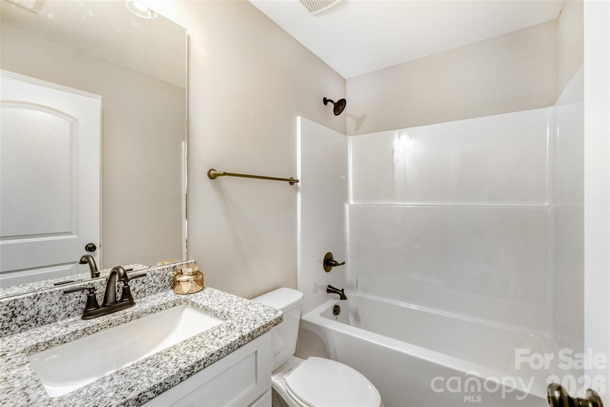 Full bath in hallway - Kannapolis