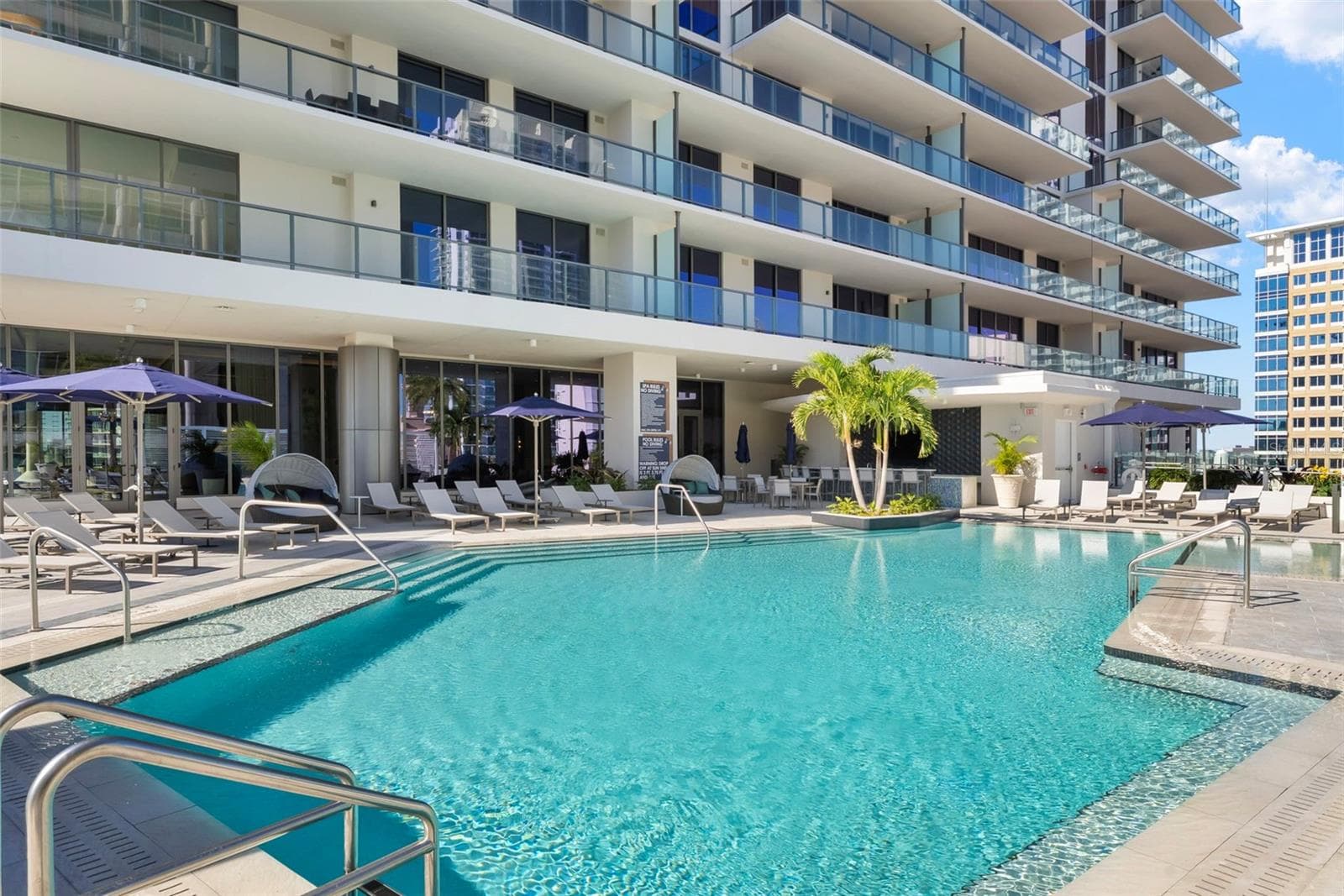 Condominium at 275 1ST AVE #3807, ST PETERSBURG, photo 27 of 36