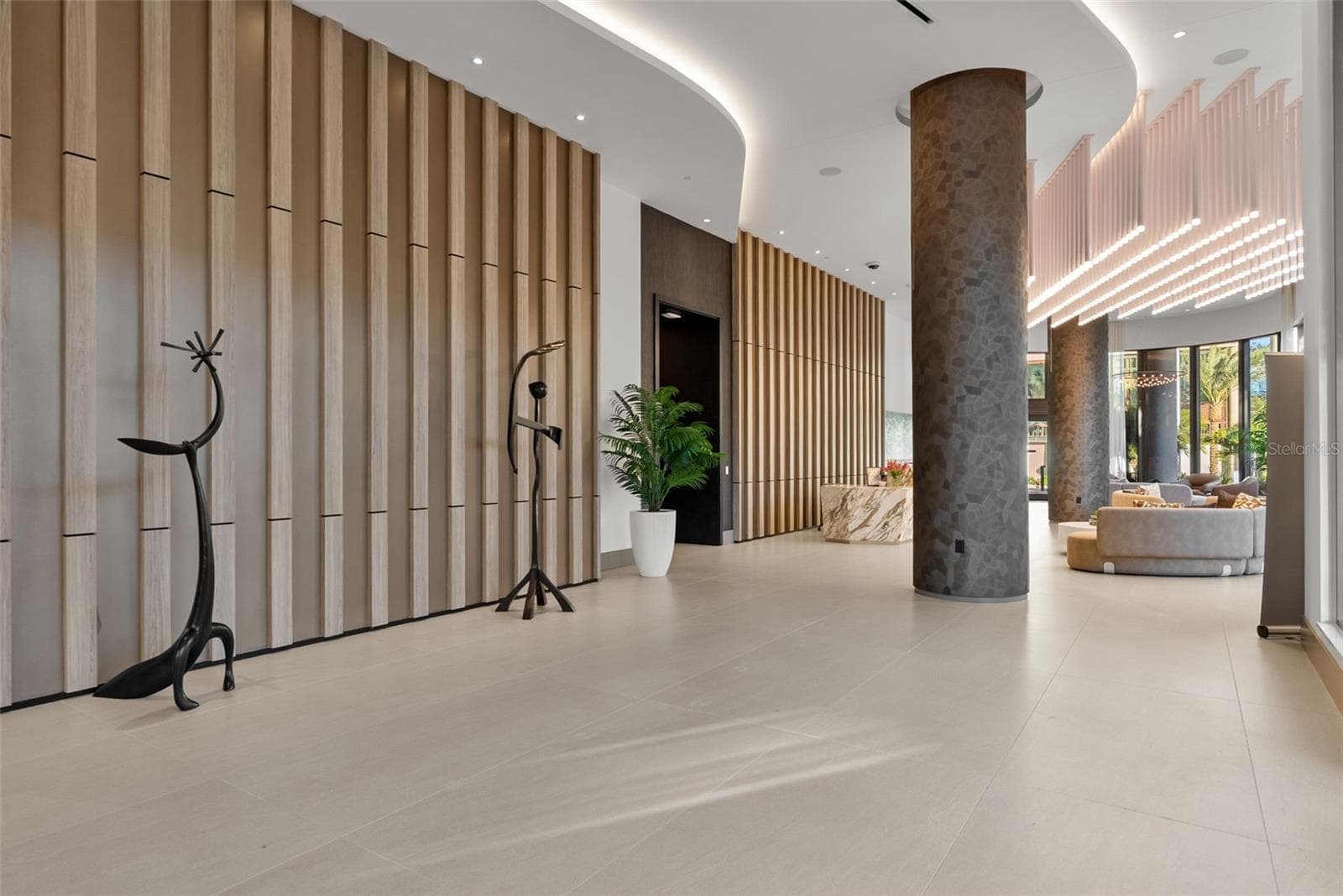 Condominium at 275 1ST AVE #3507, ST PETERSBURG, photo 12 of 37
