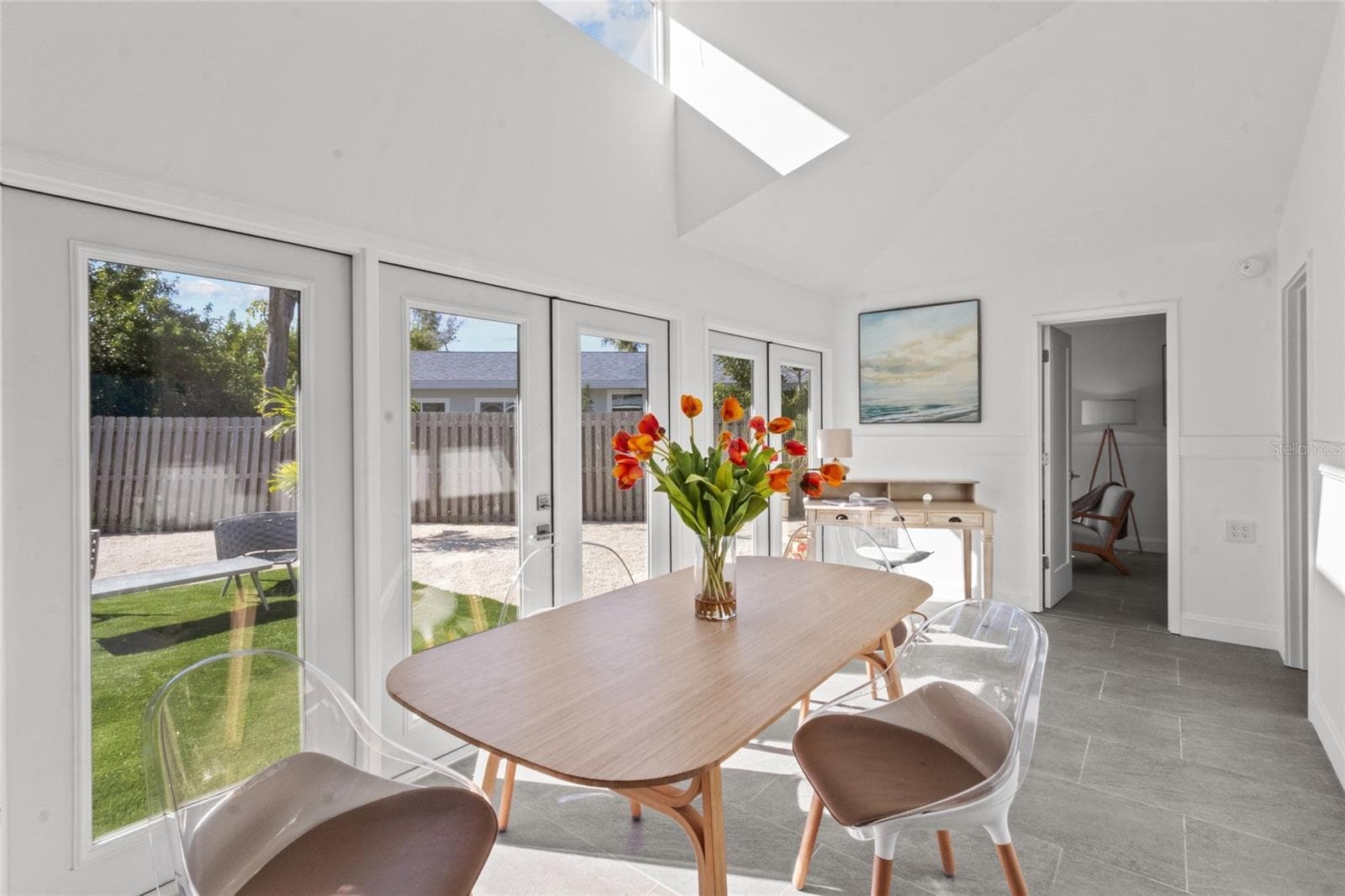 Single Family Residence at 624 SAINT JUDES DR, LONGBOAT KEY, photo 11 of 43