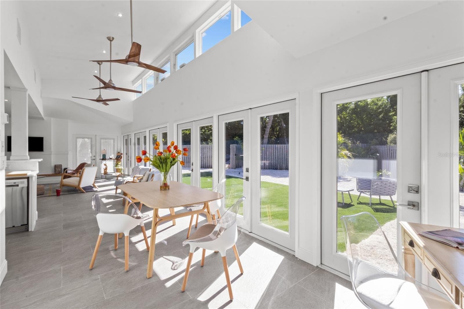 Single Family Residence at 624 SAINT JUDES DR, LONGBOAT KEY, photo 16 of 43