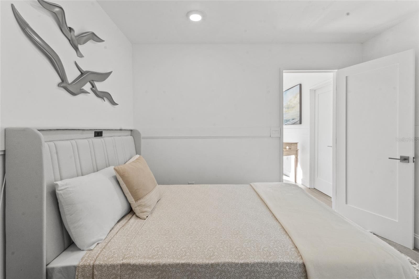 Single Family Residence at 624 SAINT JUDES DR, LONGBOAT KEY, photo 23 of 43