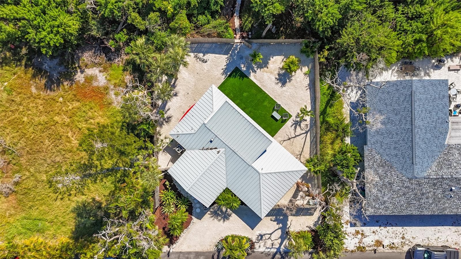 Single Family Residence at 624 SAINT JUDES DR, LONGBOAT KEY, photo 36 of 43
