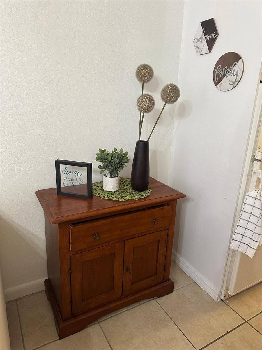Condo - Hotel at 43420 HIGHWAY 27 #445, DAVENPORT, photo 6 of 19