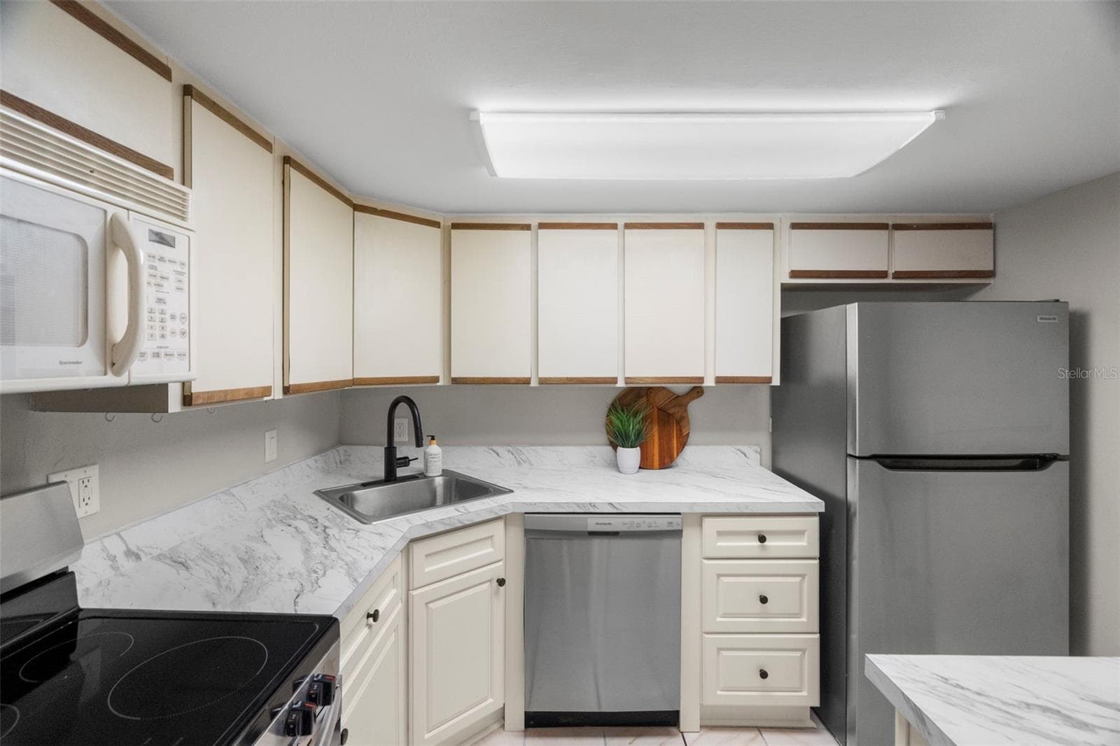 Condominium at 505 PLAZA SEVILLE CT #11, TREASURE ISLAND, photo 8 of 31
