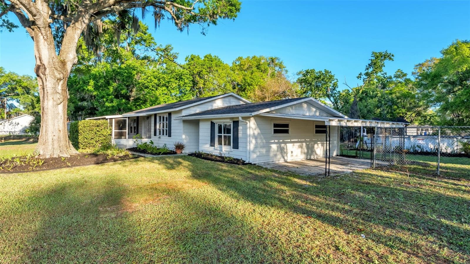 Single Family Residence at 1317 W BELMAR ST, LAKELAND, photo 2 of 33
