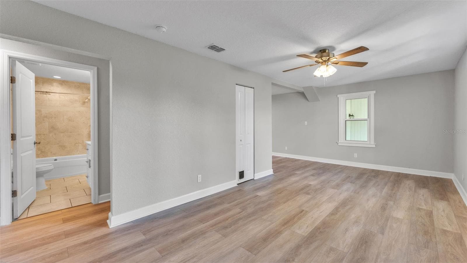 Living Room - 1317 W BELMAR ST, LAKELAND