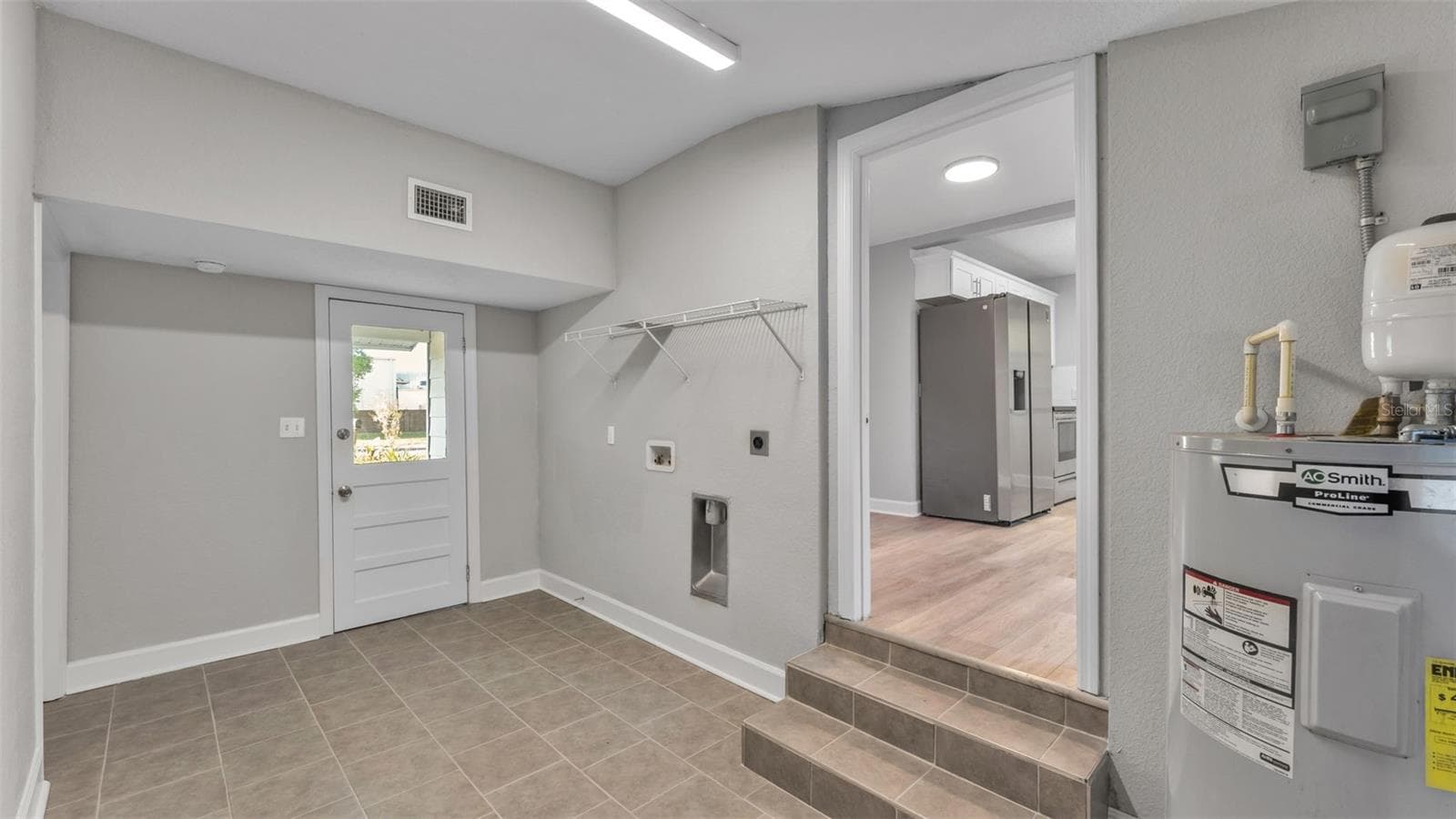 Indoor Laundry Room - 1317 W BELMAR ST, LAKELAND