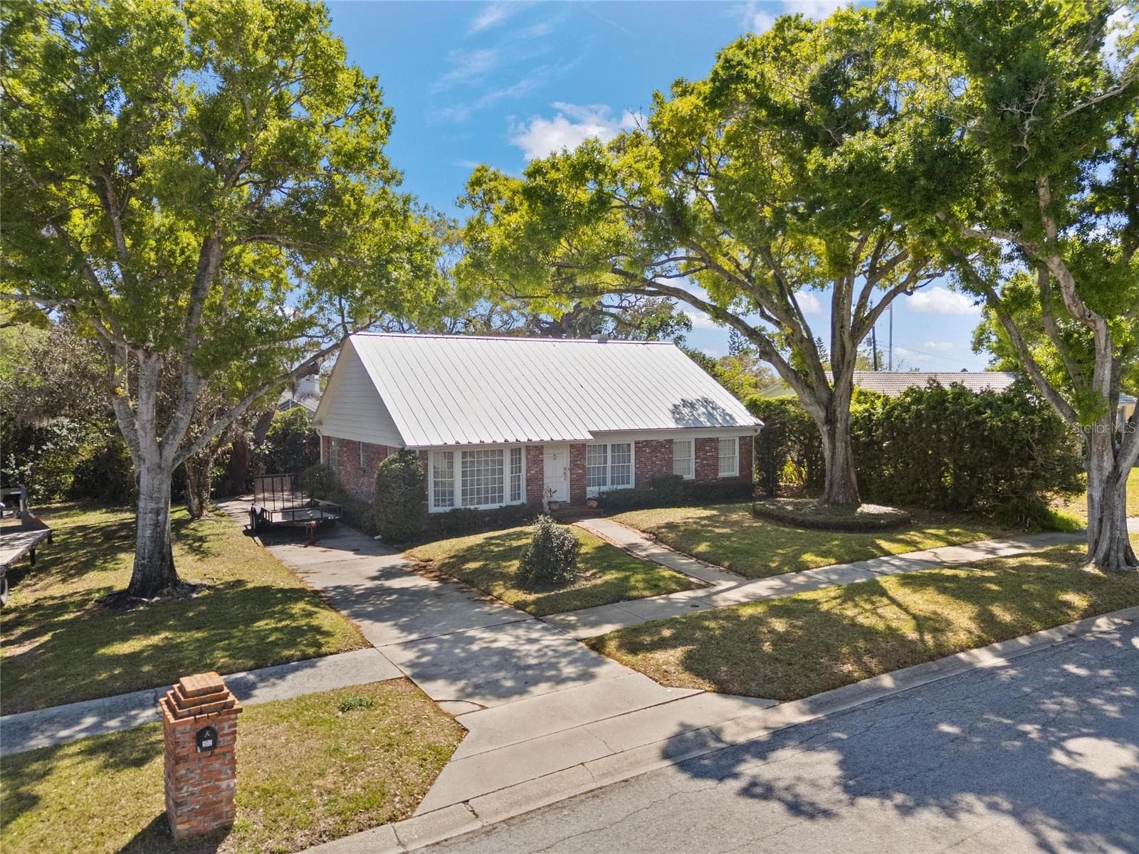 Single Family Residence at 502 HILLCREST AVE, TARPON SPRINGS, photo 2 of 34