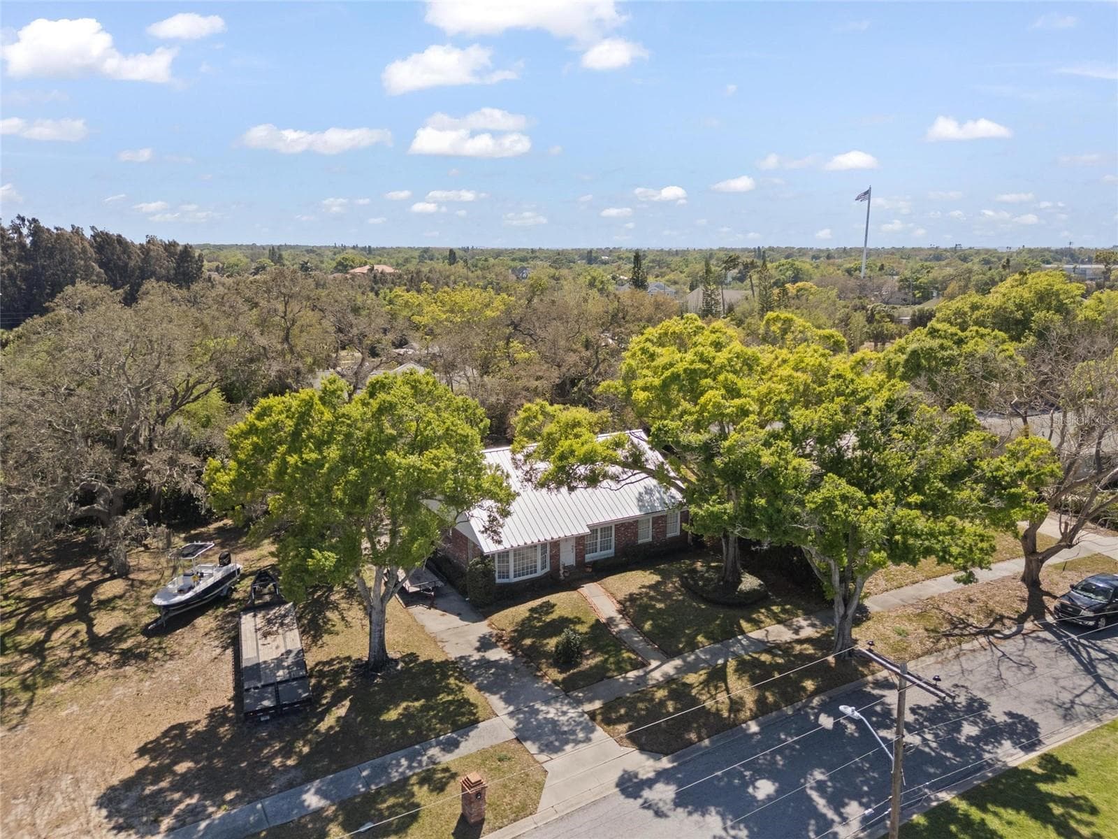 Single Family Residence at 502 HILLCREST AVE, TARPON SPRINGS, photo 3 of 34