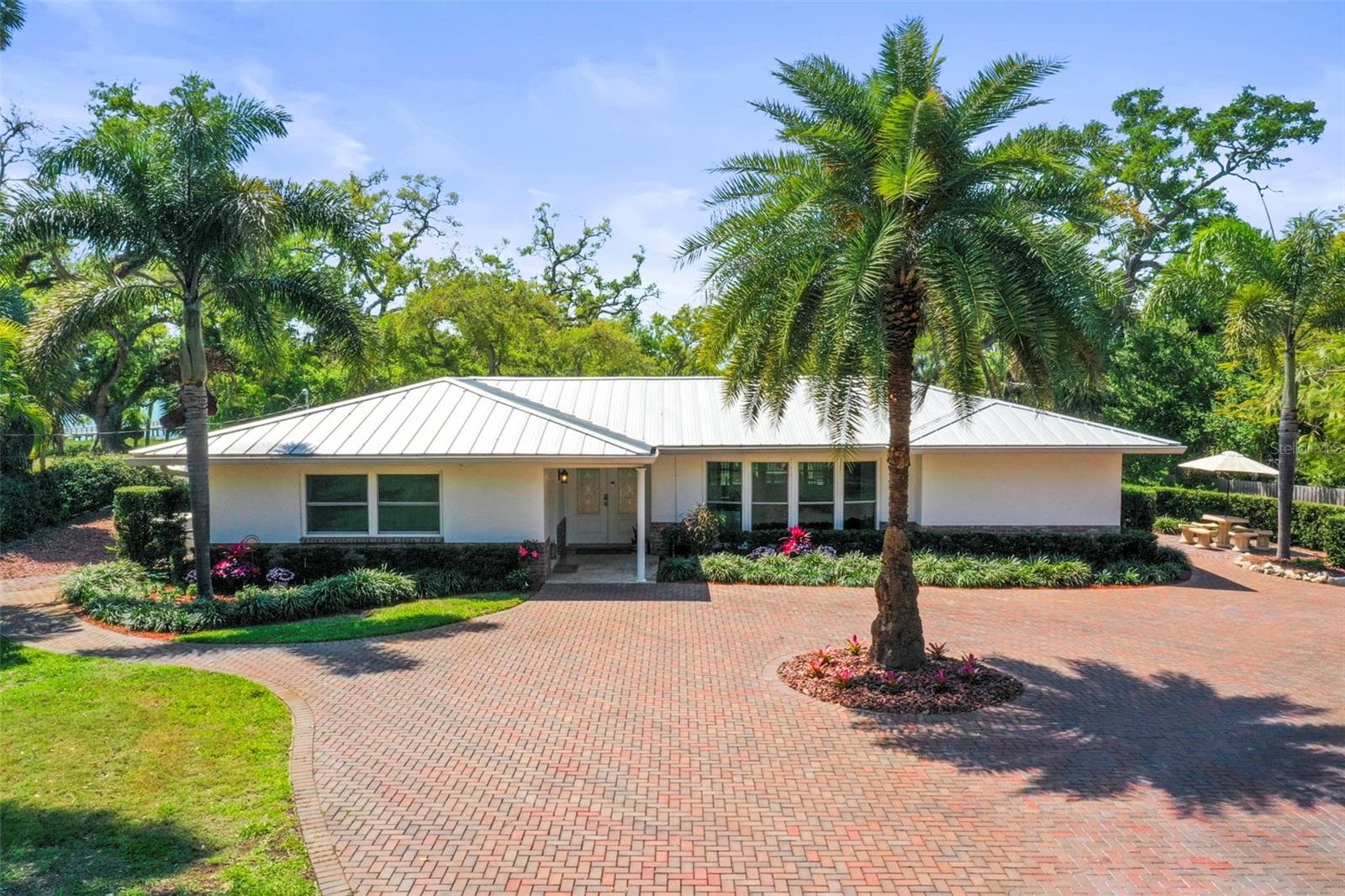Single Family Residence at 1600 PARK ST N, ST PETERSBURG, photo 2 of 82