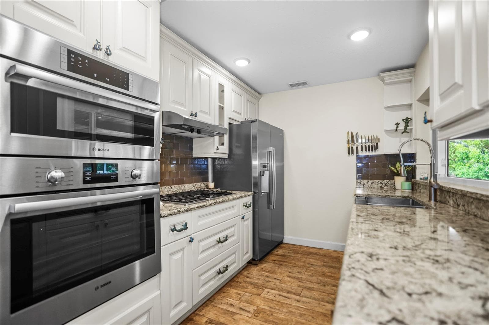 Single Family Residence at 1600 PARK ST N, ST PETERSBURG, photo 20 of 82