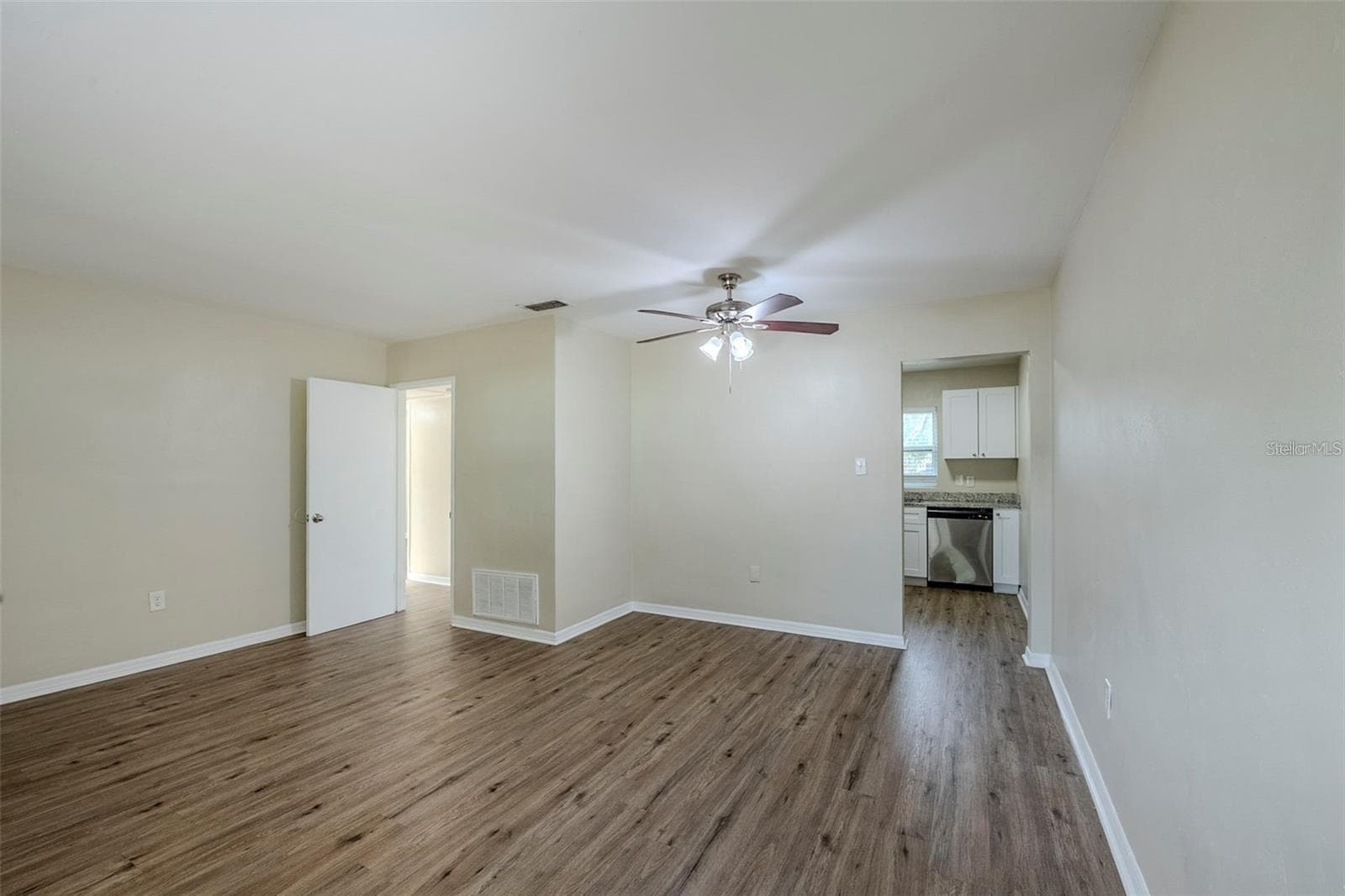 Single Family Residence at 5214 MONTAGUE PLACE, ORLANDO, photo 6 of 21