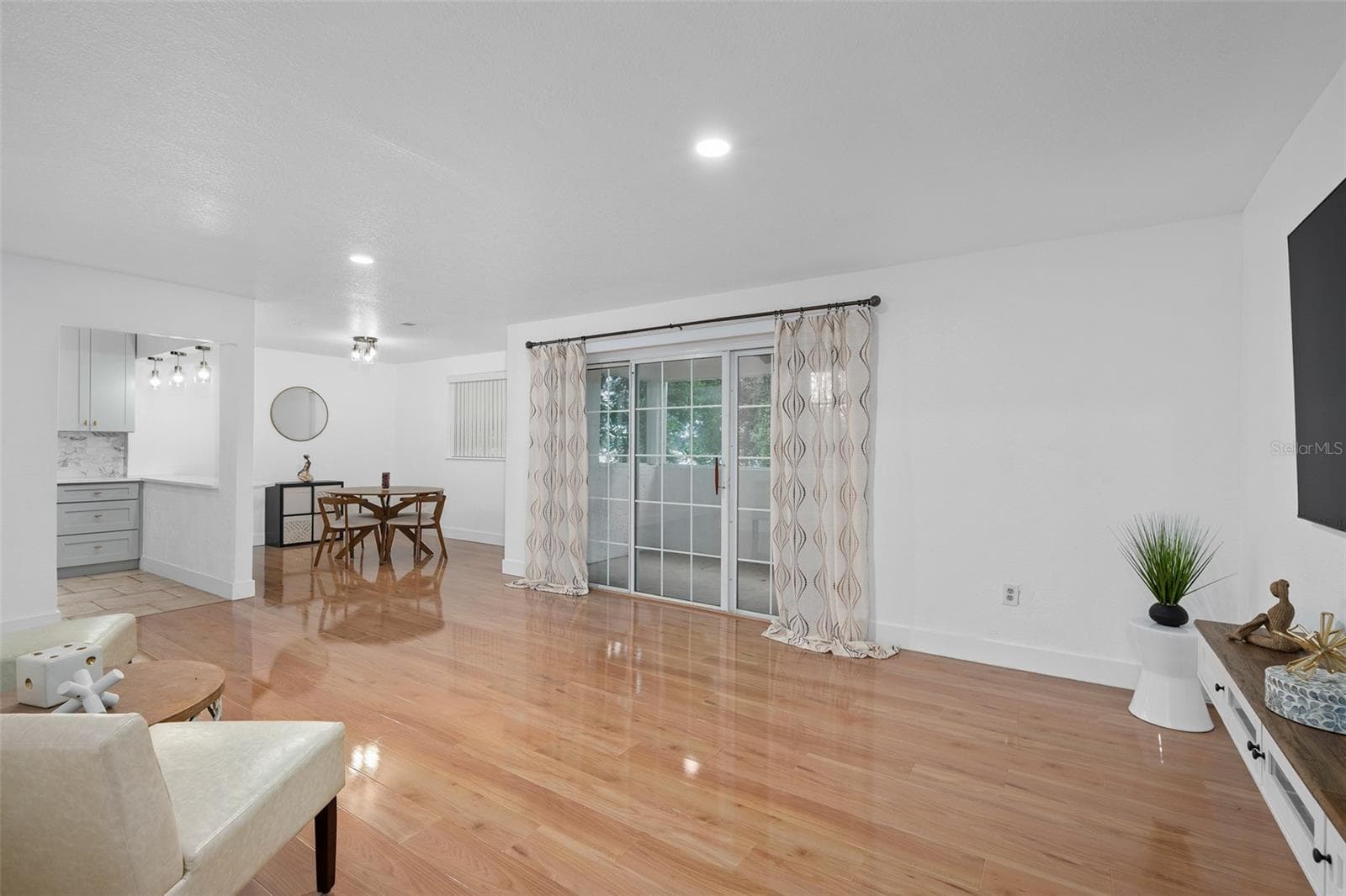 Condominium at 4190 VERSAILLES DR #4190D, ORLANDO, photo 6 of 29