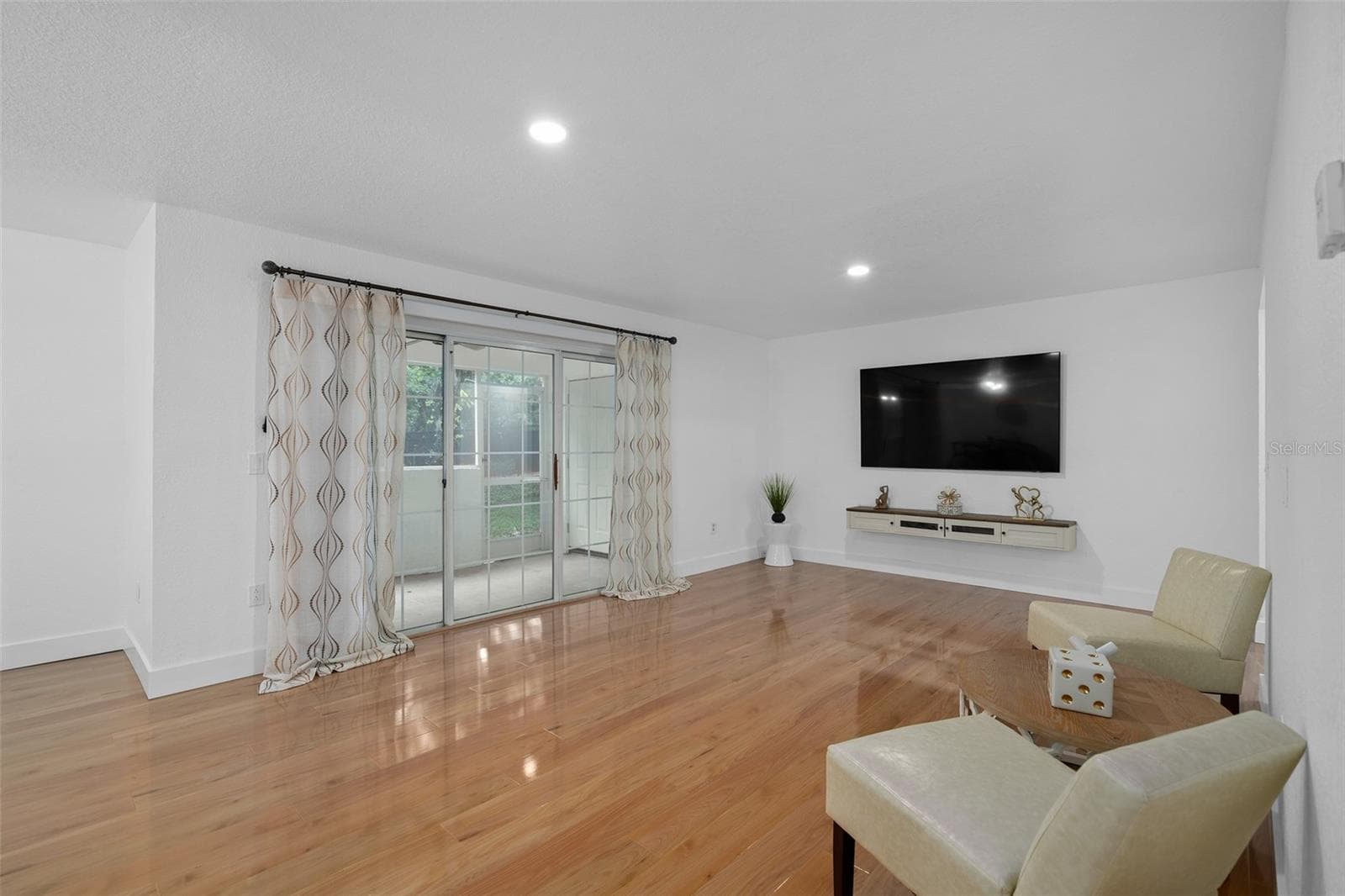 Condominium at 4190 VERSAILLES DR #4190D, ORLANDO, photo 9 of 29