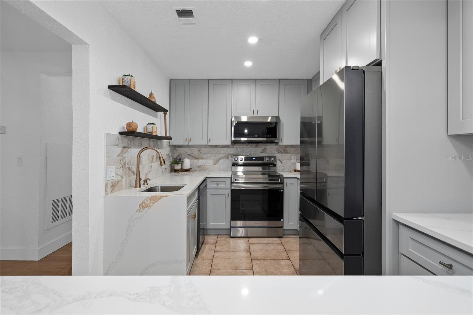 Condominium at 4190 VERSAILLES DR #4190D, ORLANDO, photo 13 of 29